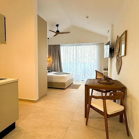 Sirena Bay House And Luxury Protaras