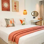 Sirena Bay House And Luxury Aparthotel 4*