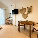 Sirena Bay House And Luxury