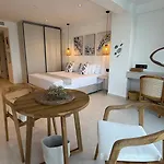 Sirena Bay House And Luxury Aparthotel 4*