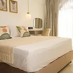 Sirena Bay House And Luxury Aparthotel 4*