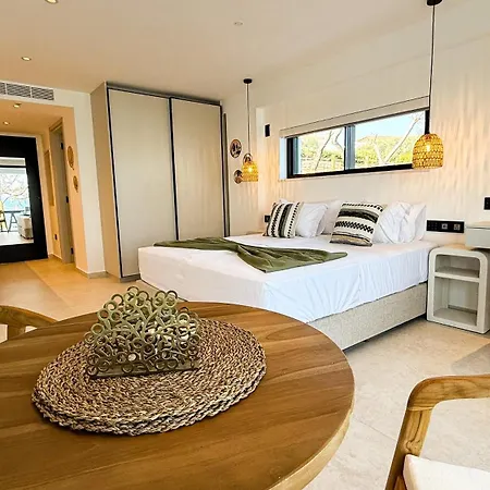 Sirena Bay House And Luxury Lägenhetshotell