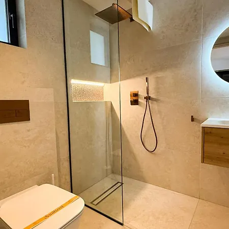Sirena Bay House And Luxury 아파트호텔 4*
