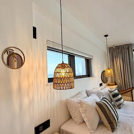 Lägenhetshotell Sirena Bay House And Luxury 4*