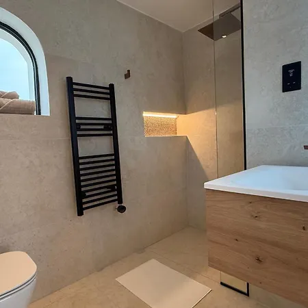 Sirena Bay House And Luxury מלון דירות 4*