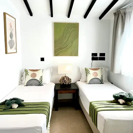 Sirena Bay House And Luxury 아파트호텔 4*