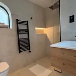 Sirena Bay House And Luxury شقة فندقية 4*
