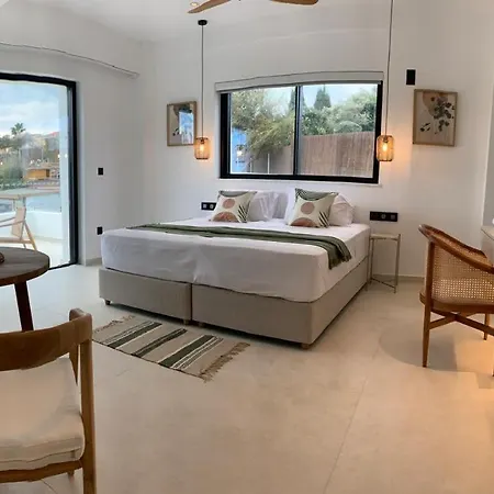 Sirena Bay House And Luxury 公寓式酒店