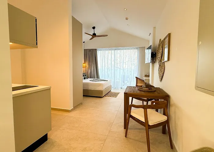 Sirena Bay House And Luxury Protaras