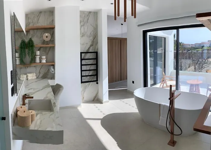 Sirena Bay House And Luxury Protaras