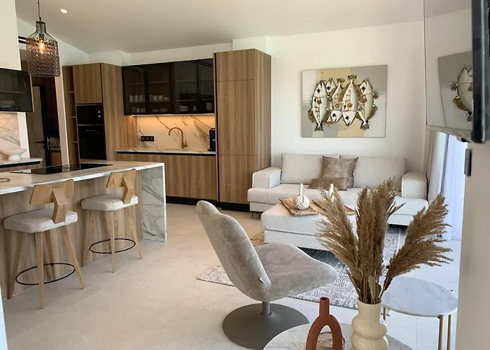 Lejlighedshotel Sirena Bay House And Luxury 4*