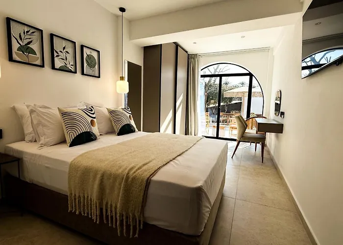 Lejlighedshotel Sirena Bay House And Luxury 4*